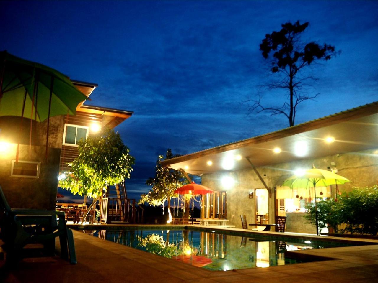 Nawiengkaeriverview Resort Mukdahan Exteriör bild
