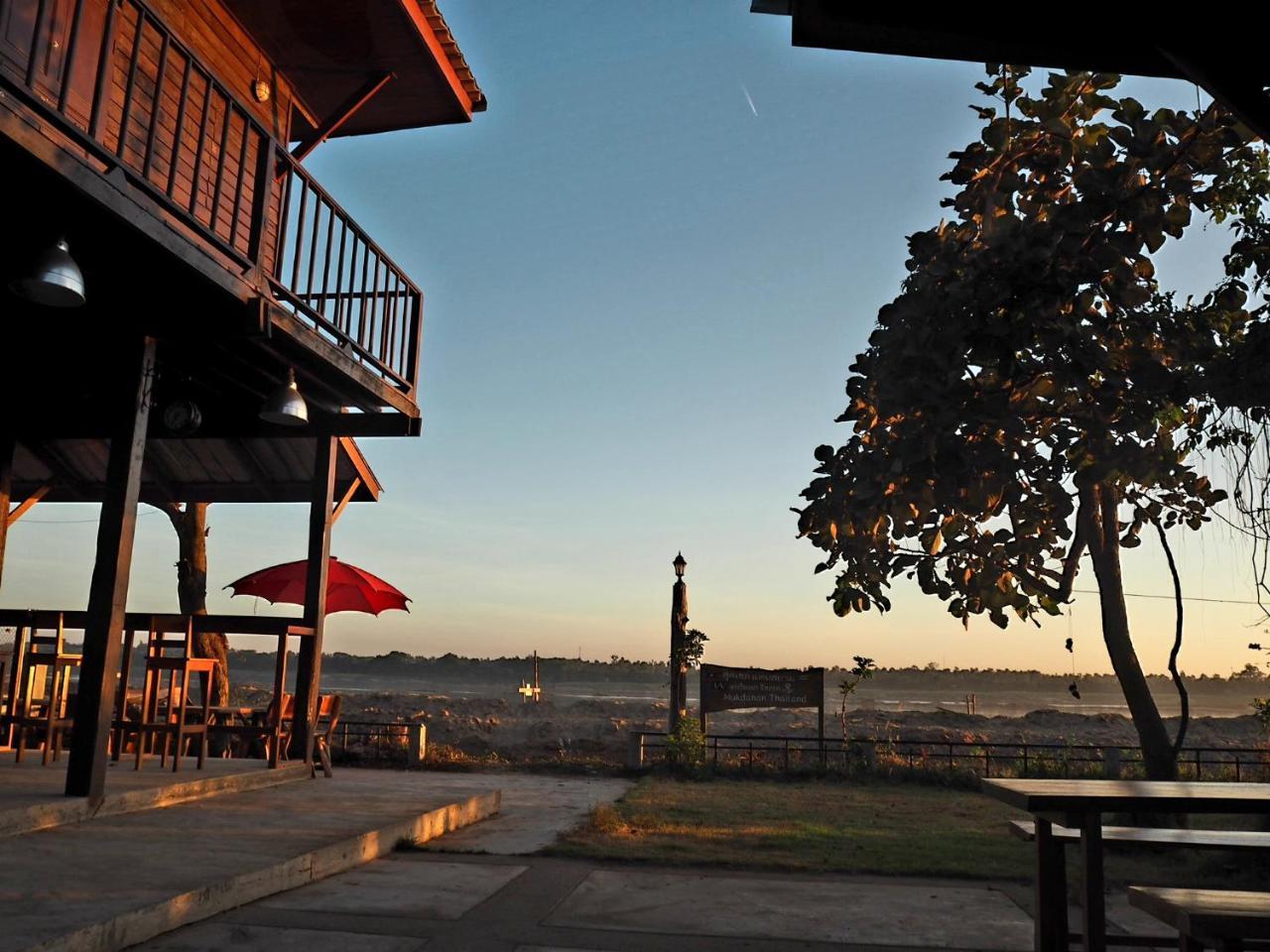 Nawiengkaeriverview Resort Mukdahan Exteriör bild