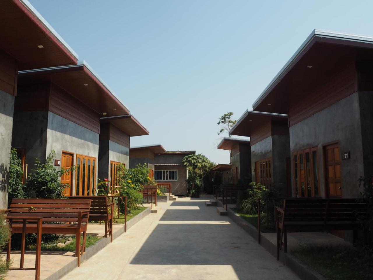 Nawiengkaeriverview Resort Mukdahan Exteriör bild