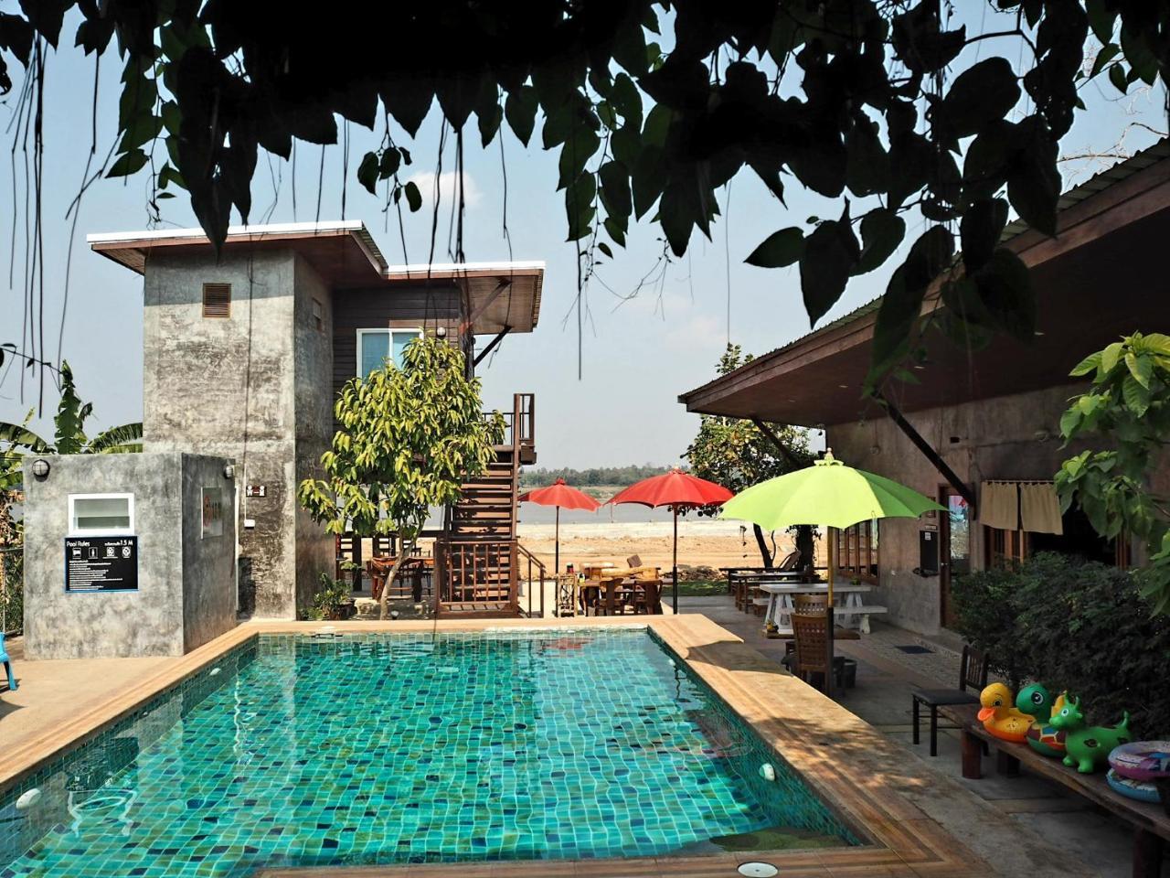 Nawiengkaeriverview Resort Mukdahan Exteriör bild